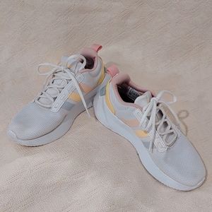 Adidas 3 Stripe Cloudfoam Big Kid Size 4